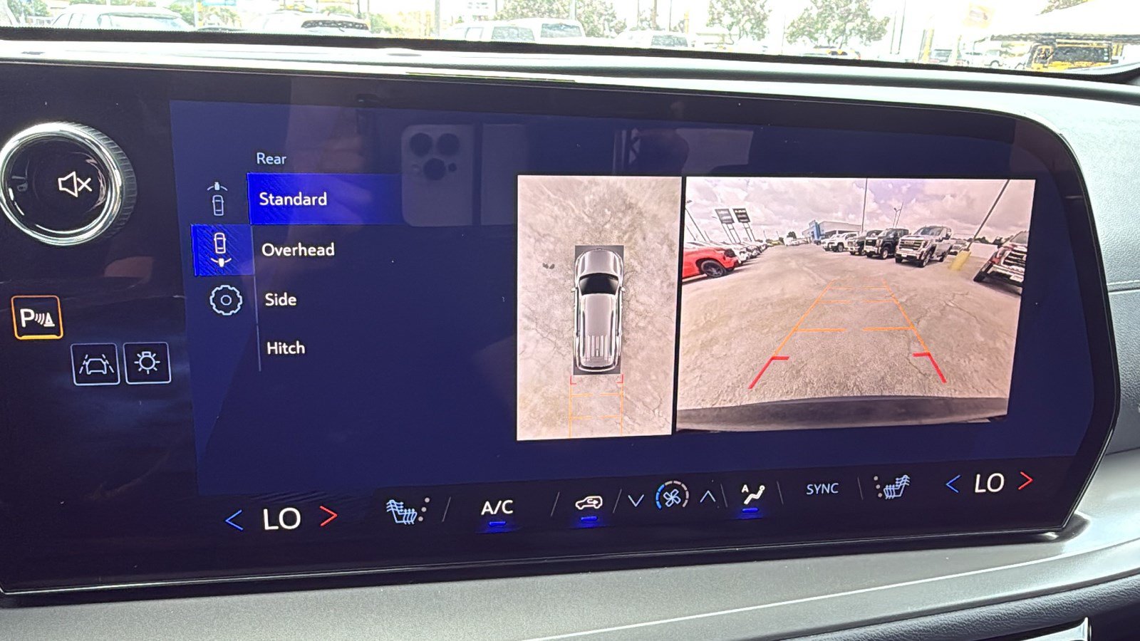 New 2026 Chevrolet Traverse LT w/ Driver Confidence Package FWD image 23