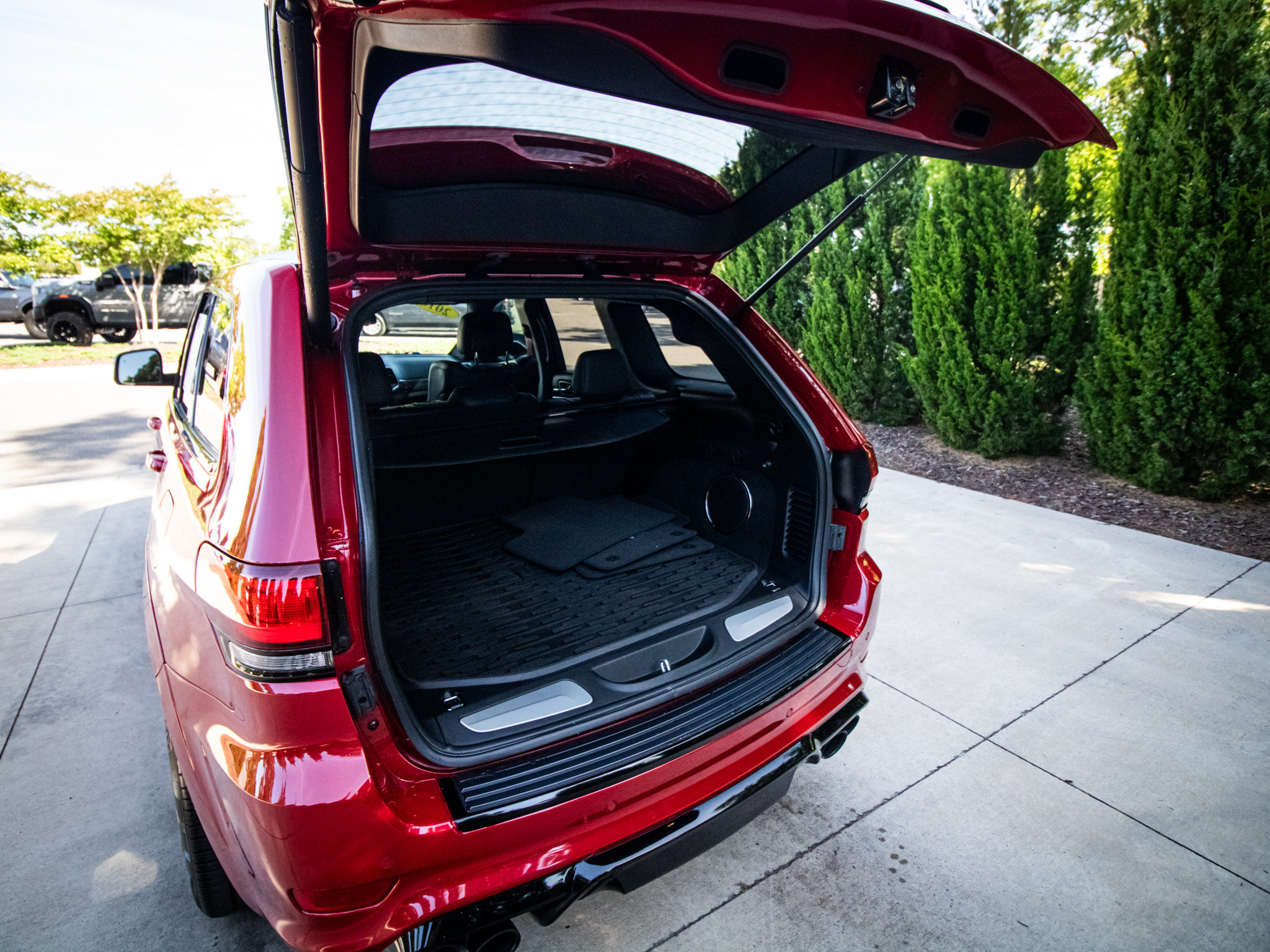 Used 2018 Jeep Grand Cherokee Trackhawk AWD/4WD image 32