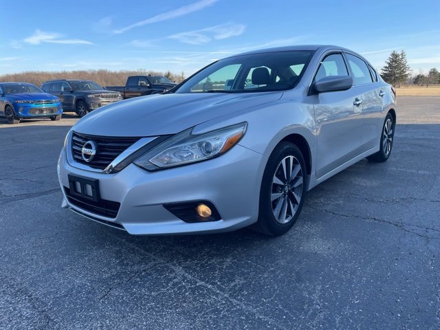 Used 2017 Nissan Altima 2.5 SV image 3