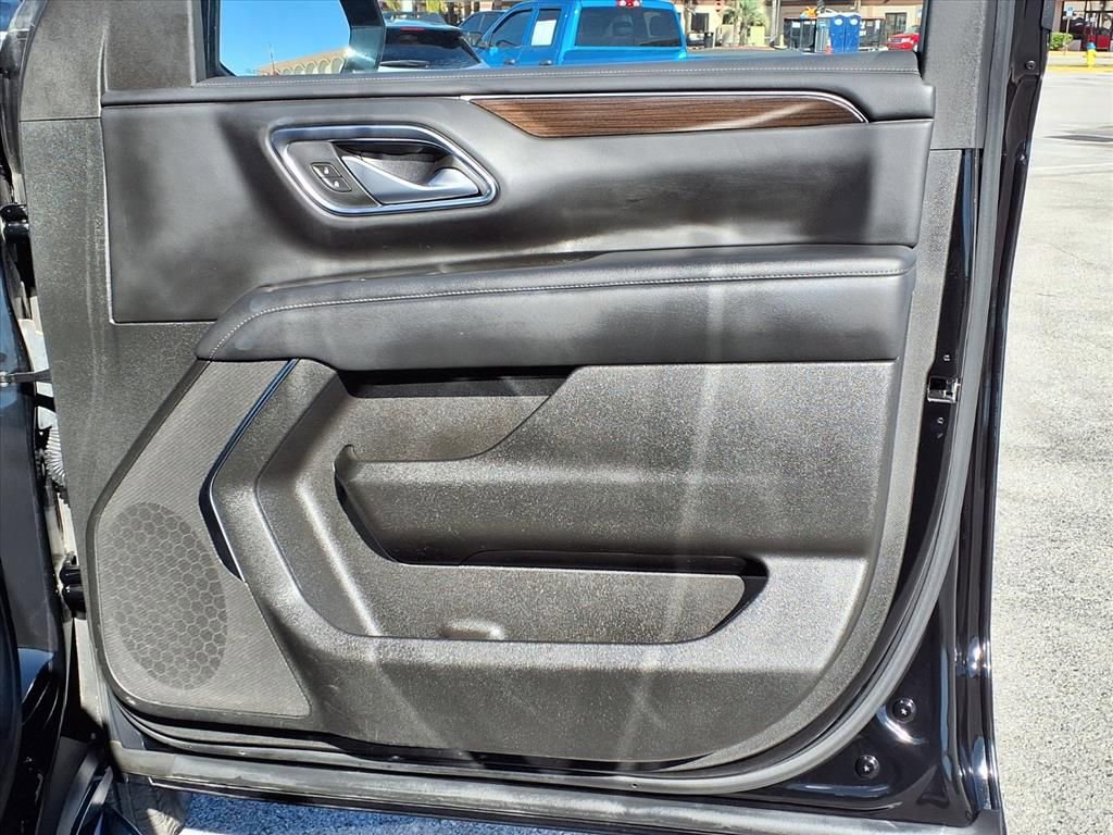 Used 2024 GMC Yukon XL SLE image 14