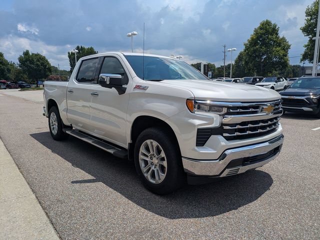 Used 2024 Chevrolet Silverado 1500 LTZ w/ Technology Package AWD/4WD image 9
