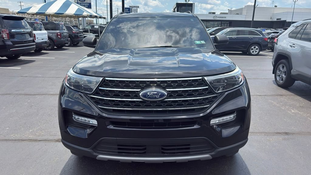 Used 2020 Ford Explorer XLT w/ Equipment Group 202A AWD/4WD image 3