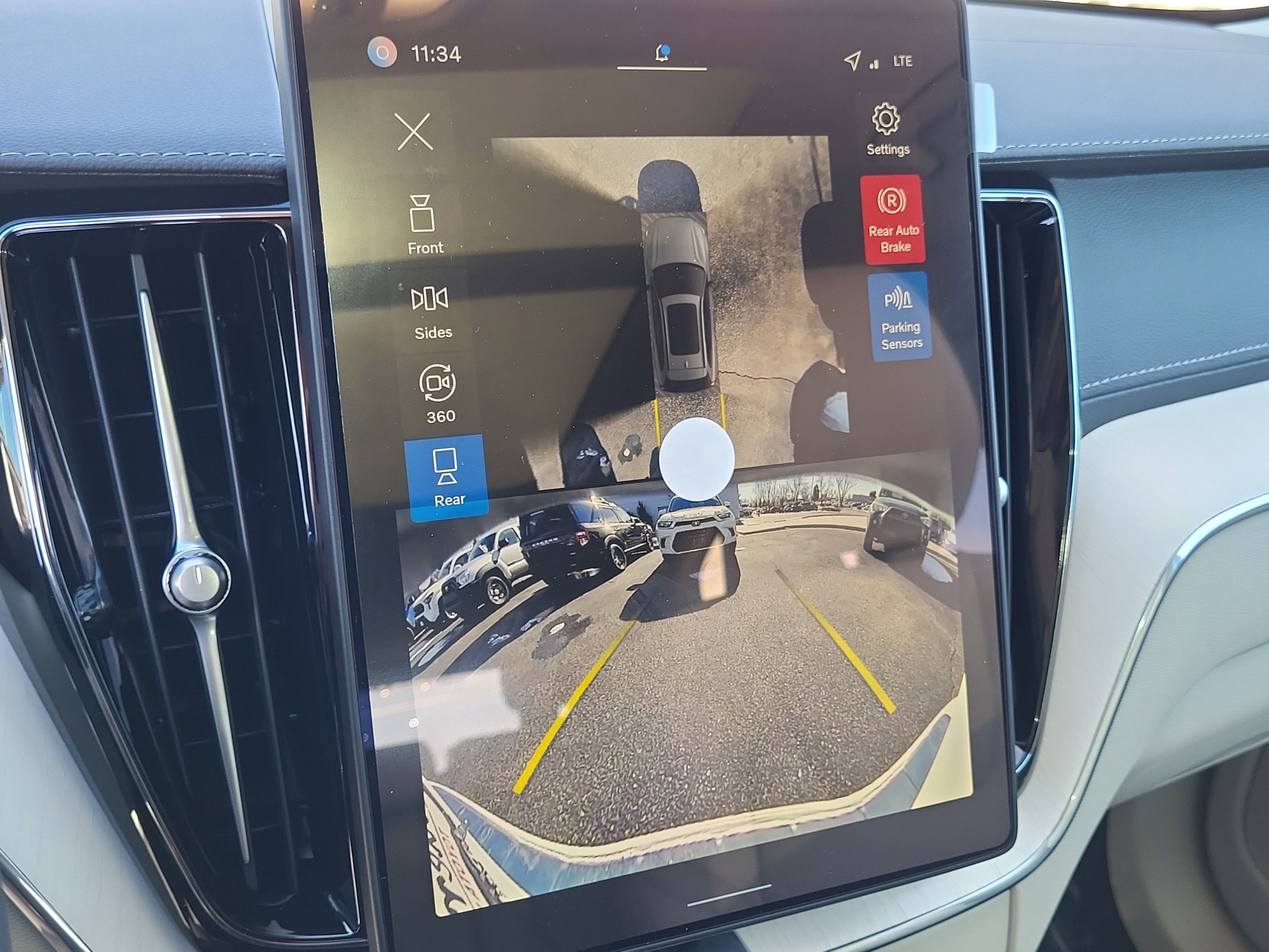 New 2026 Volvo XC60 B5 Ultra w/ Protection Package Premier image 16