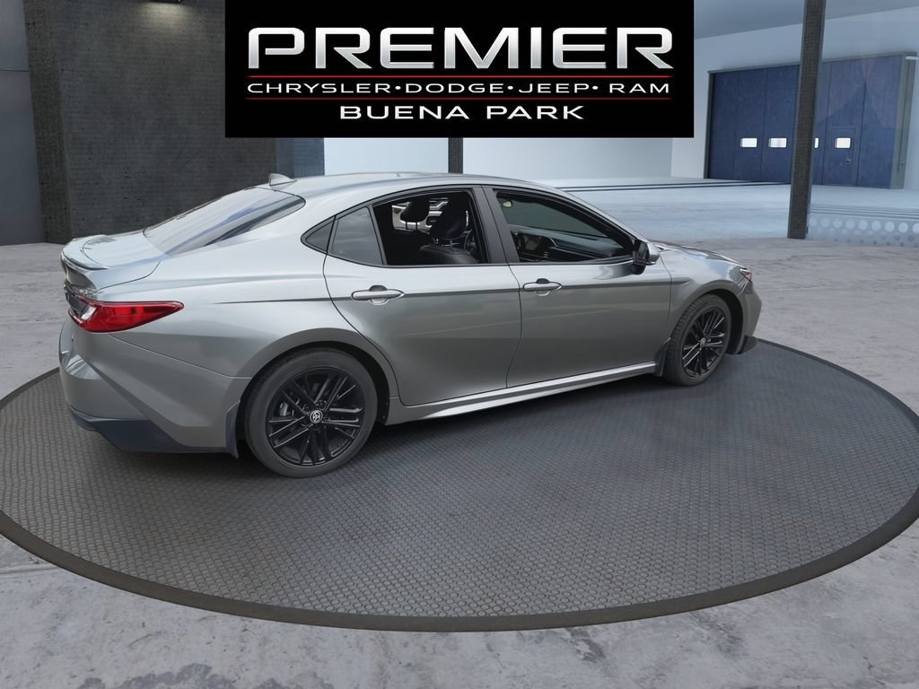 Used 2025 Toyota Camry SE FWD image 8