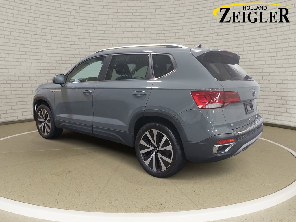 Used 2023 Volkswagen Taos SE w/ Panoramic Sunroof Package AWD/4WD image 7