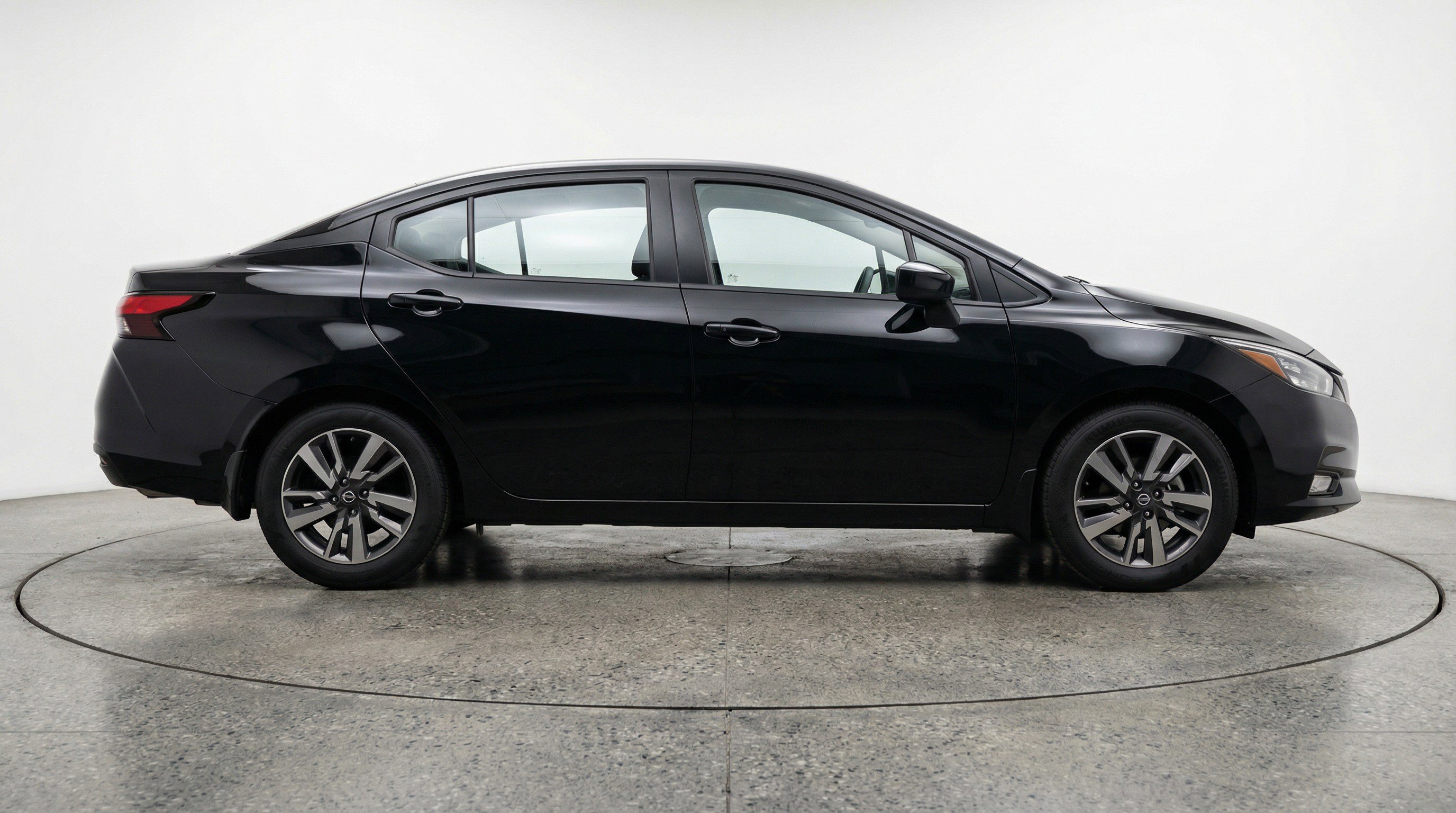 Used 2025 Nissan Versa SV image 11