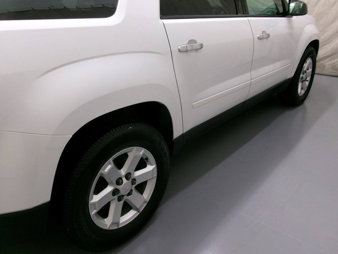 Used 2016 GMC Acadia SLE AWD/4WD image 9