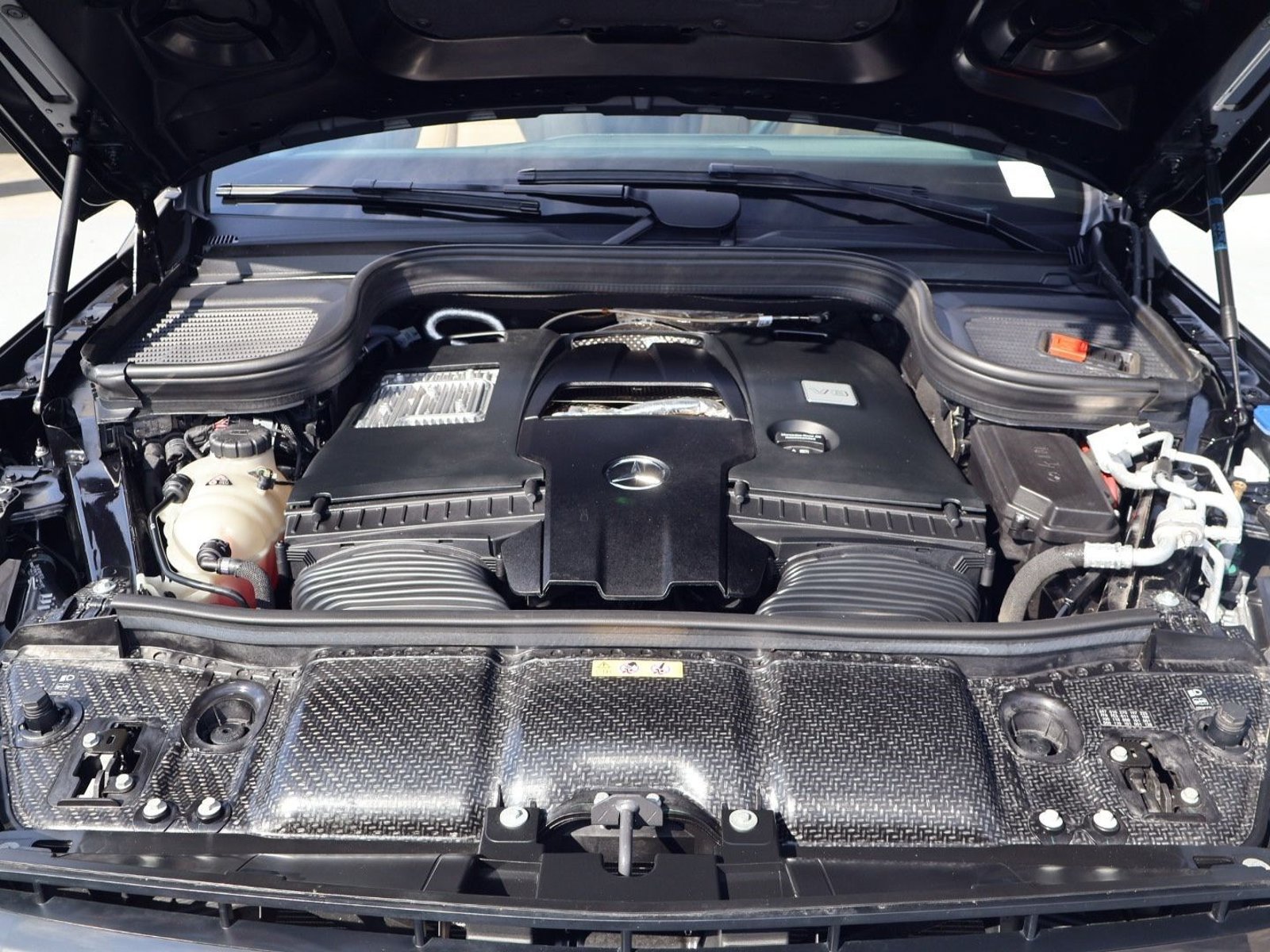 Used 2025 Mercedes-Benz GLS 580 4MATIC image 26