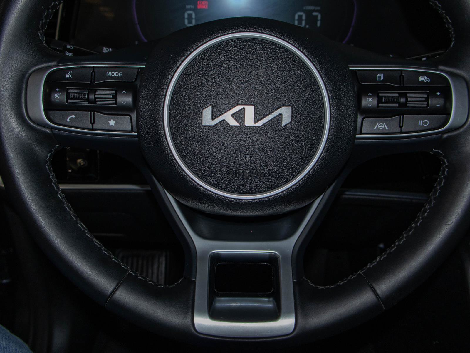 Used 2024 Kia Sportage EX image 12