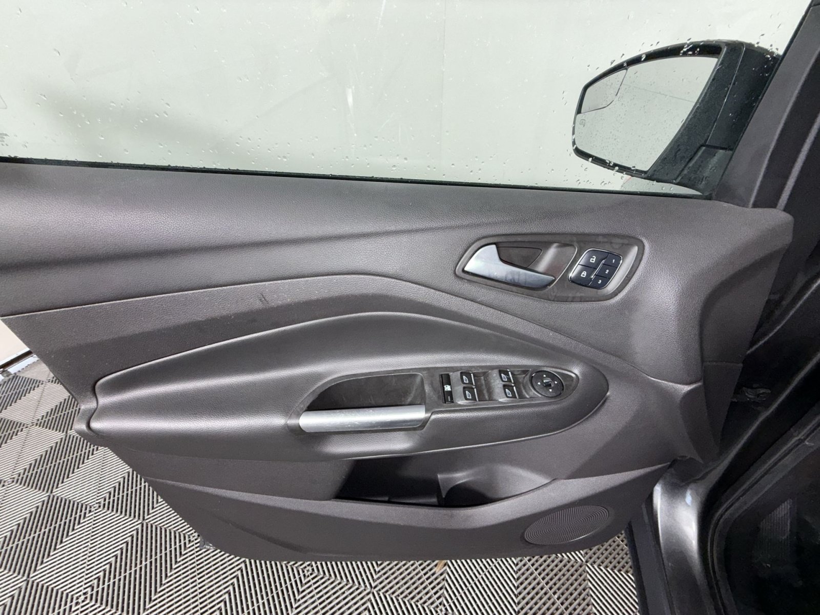 Used 2015 Ford Escape Titanium FWD image 15