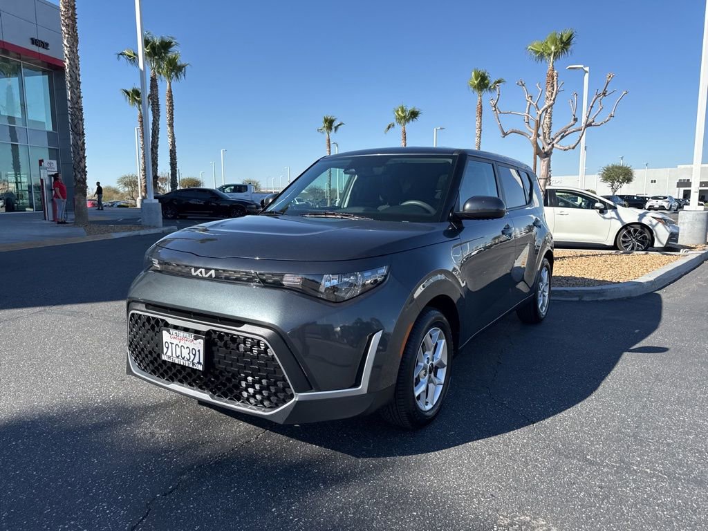 Used 2025 Kia Soul LX w/ LX Technology Package image 2