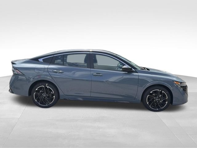 New 2026 Nissan Sentra SR w/ Floor Mat Package FWD image 6