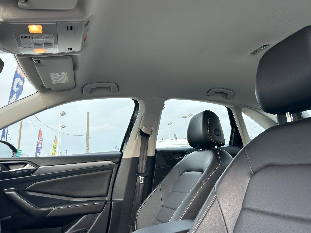 Used 2024 Volkswagen Jetta SE image 38