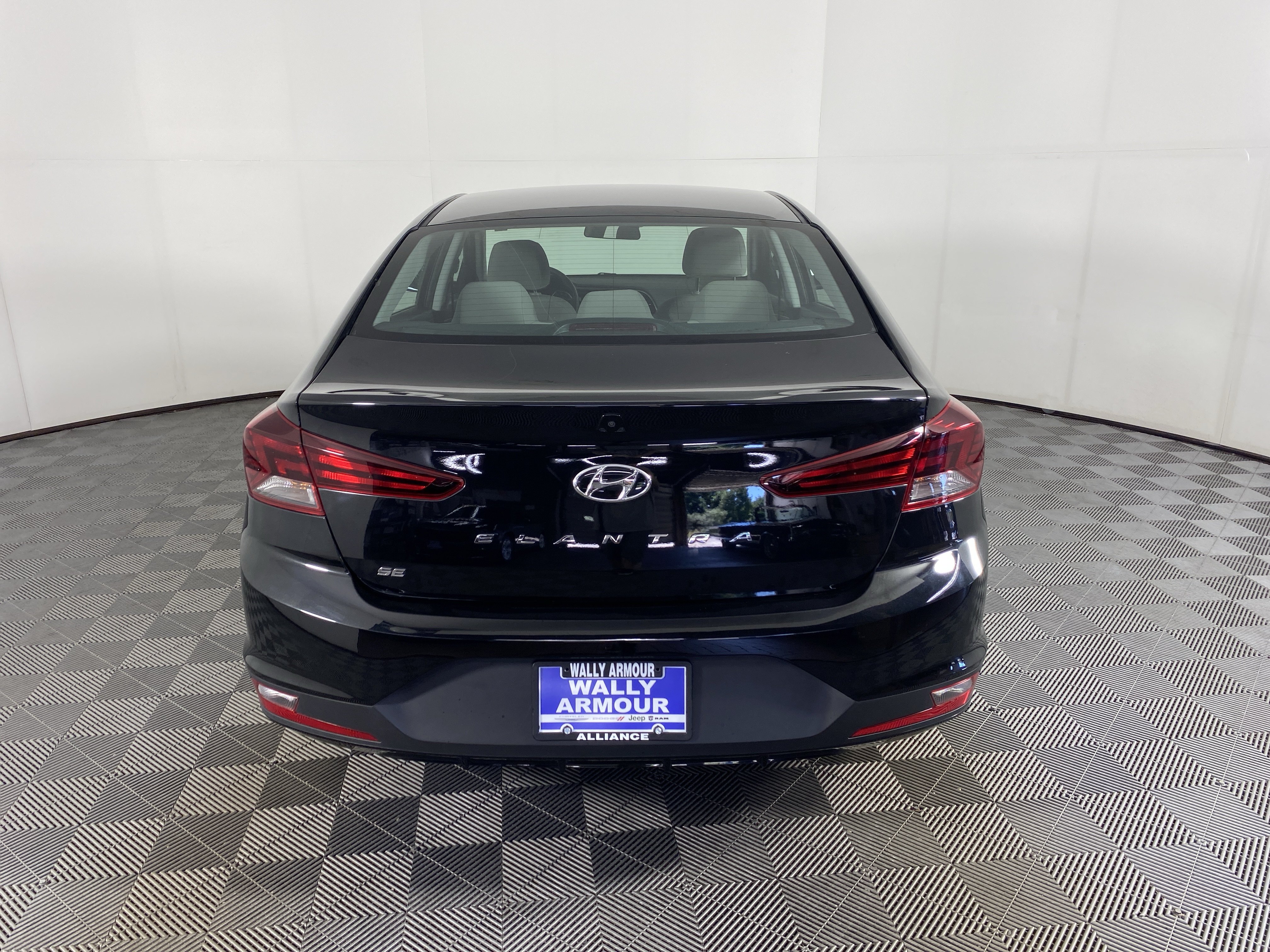 Used 2020 Hyundai Elantra SE FWD image 7