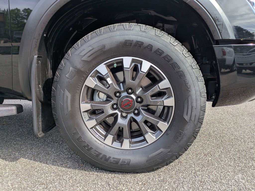 Used 2023 Nissan Titan PRO-4X w/ Pro-4x Convenience Package AWD/4WD image 12