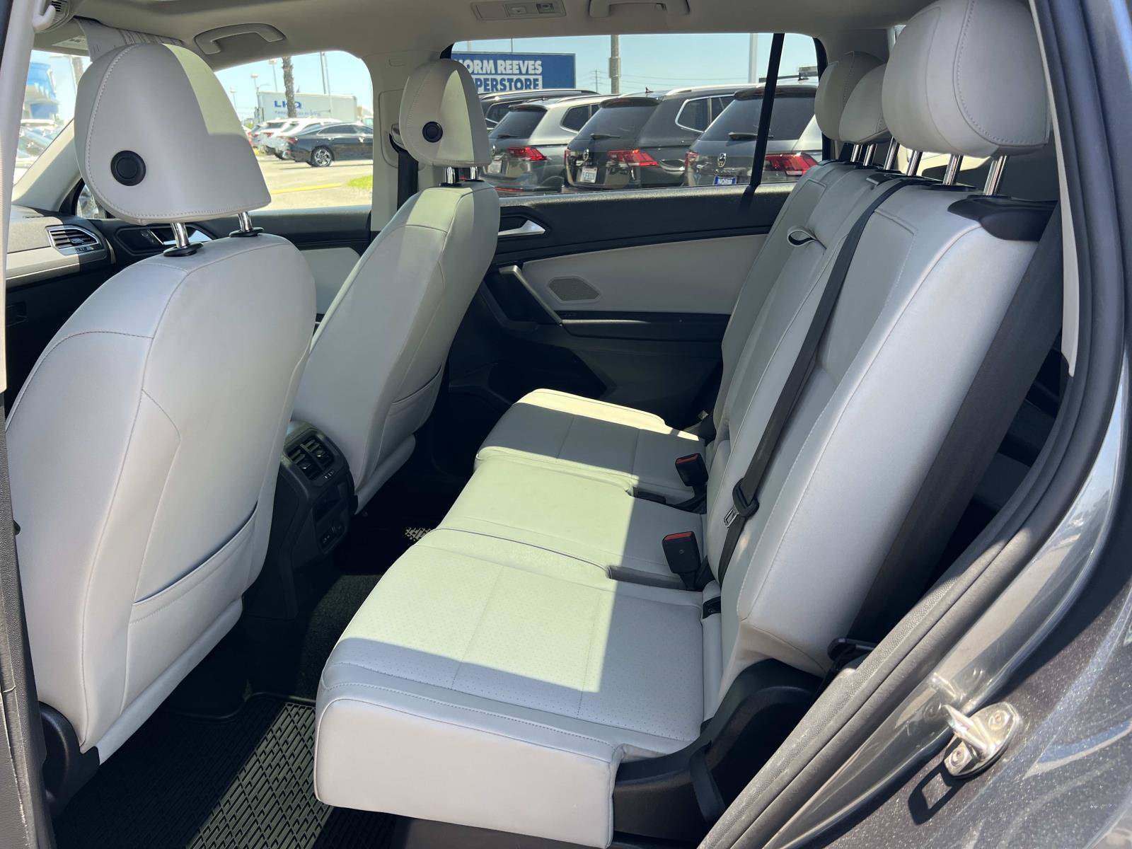 Used 2019 Volkswagen Tiguan SE w/ Panoramic Sunroof Package FWD image 21