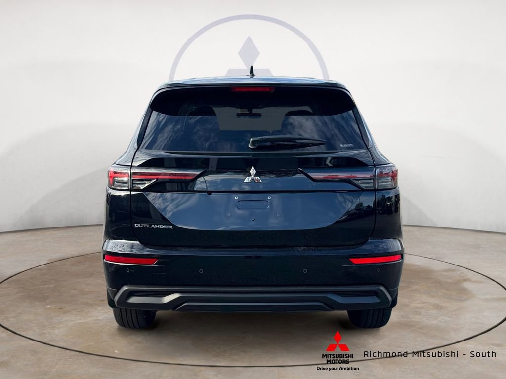 New 2026 Mitsubishi Outlander ES image 4