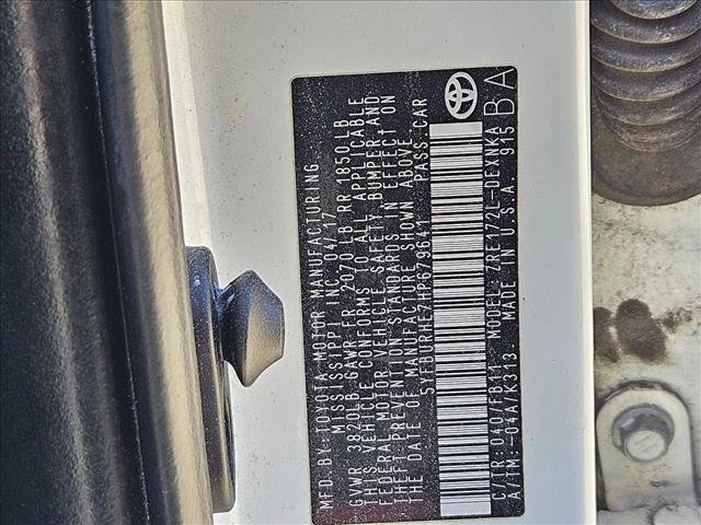 Used 2017 Toyota Corolla LE FWD image 19