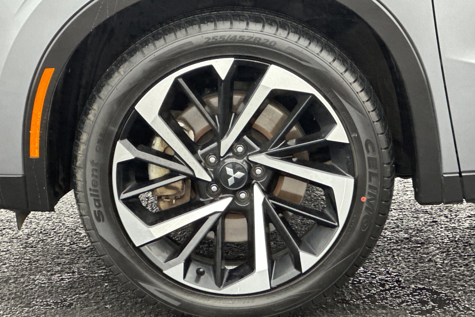 Used 2024 Mitsubishi Outlander SE image 28