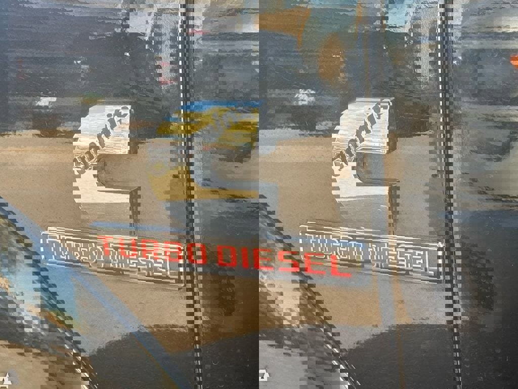 Used 2015 RAM 2500 Laramie w/ Black Appearance Group image 9