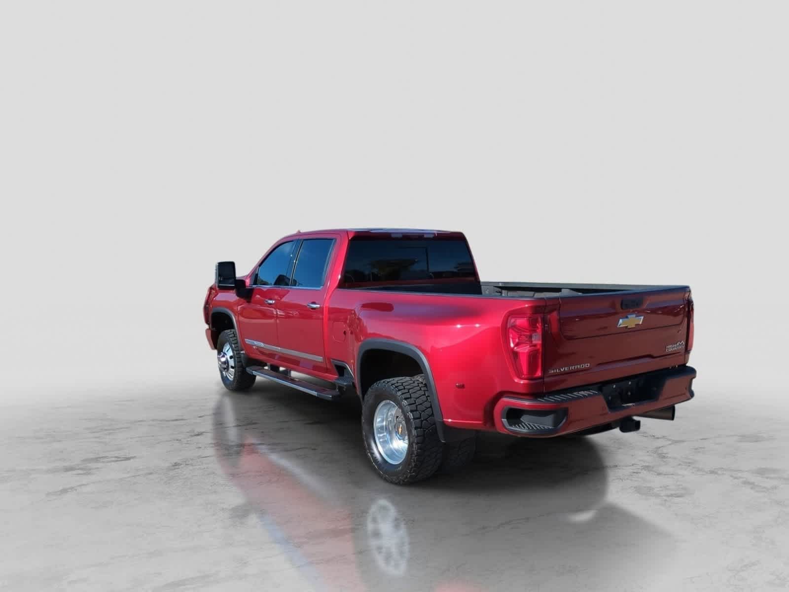 Used 2025 Chevrolet Silverado 3500 High Country w/ High Country Premium Package AWD/4WD image 6