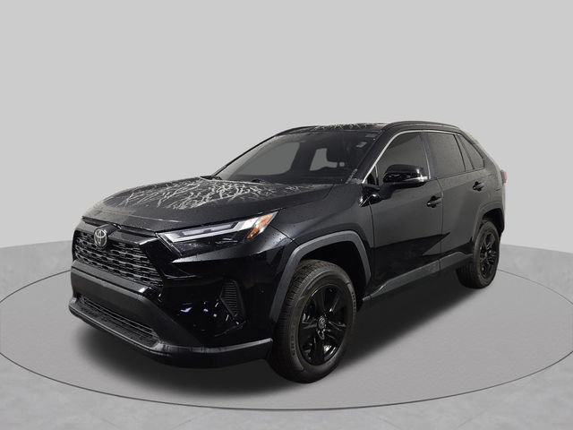 Used 2023 Toyota RAV4 XLE AWD/4WD image 2