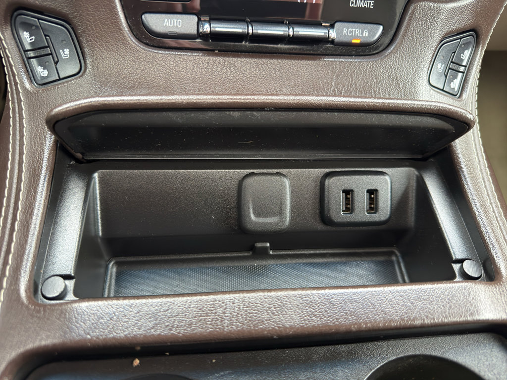 Used 2017 Chevrolet Suburban Premier image 20