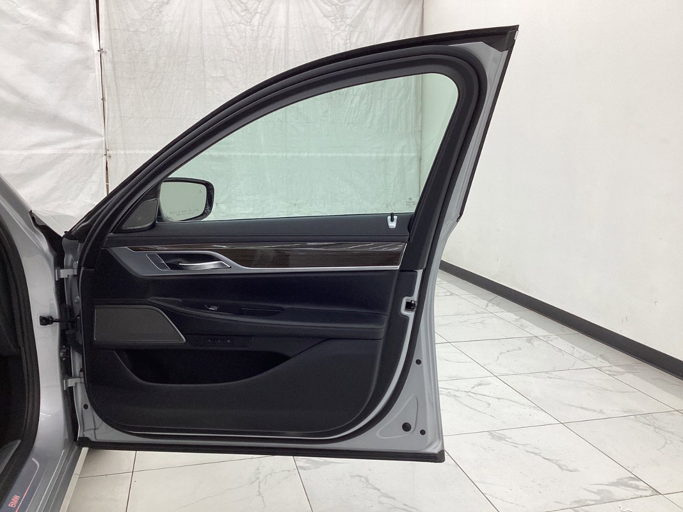 Used 2019 BMW 740i xDrive image 19
