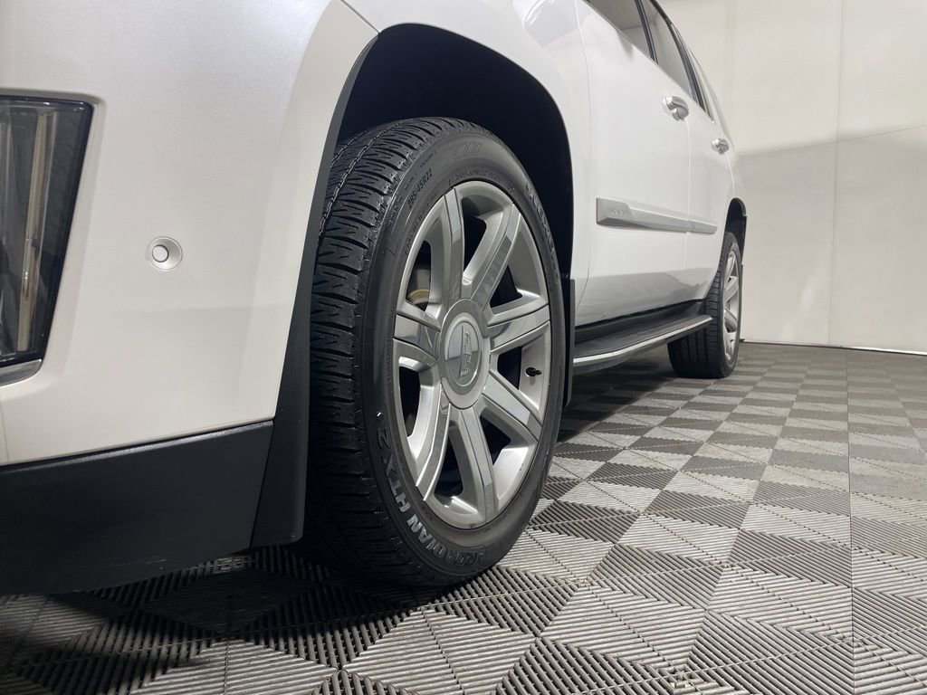 Used 2019 Cadillac Escalade Premium Luxury AWD/4WD image 28