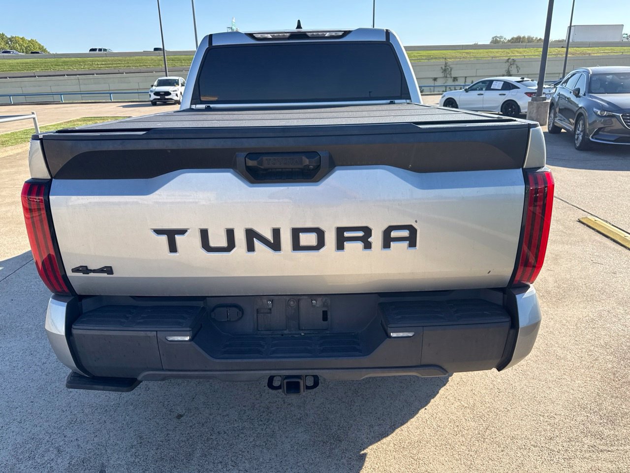 Used 2022 Toyota Tundra SR5 AWD/4WD image 9