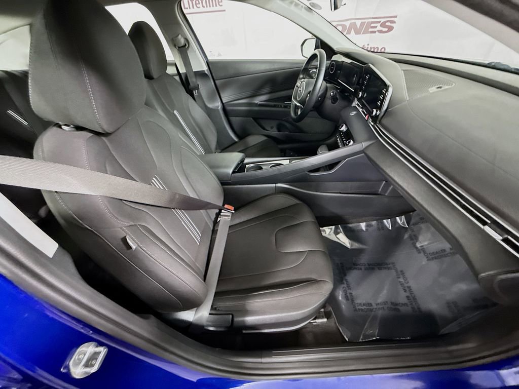 Certified 2021 Hyundai Elantra SEL w/ Convenience Package image 29