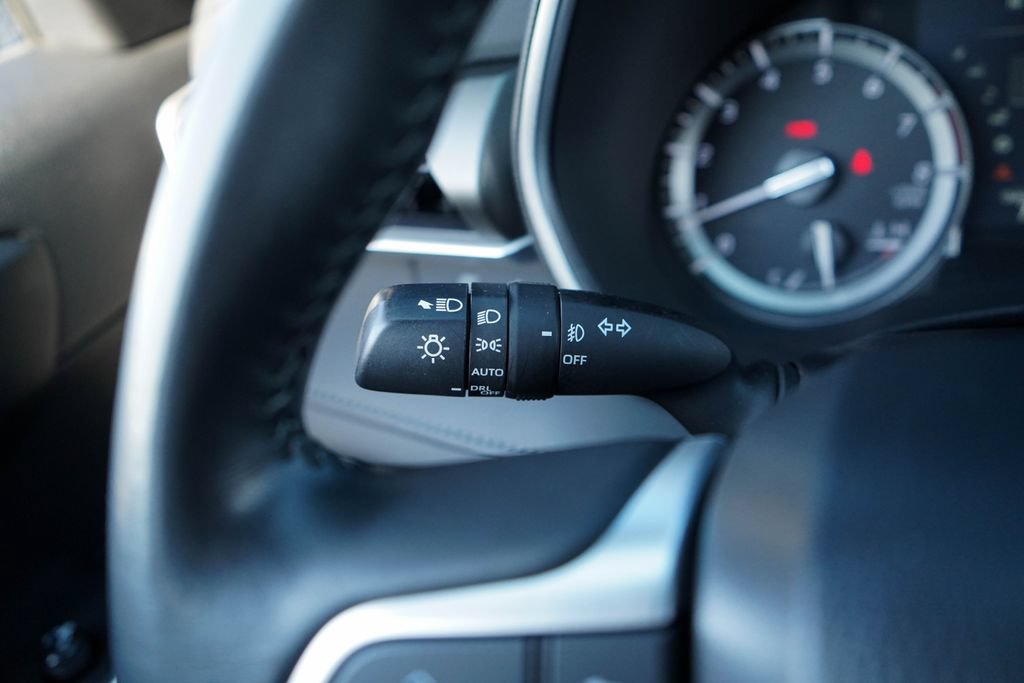 Used 2022 Toyota Highlander XLE FWD image 36