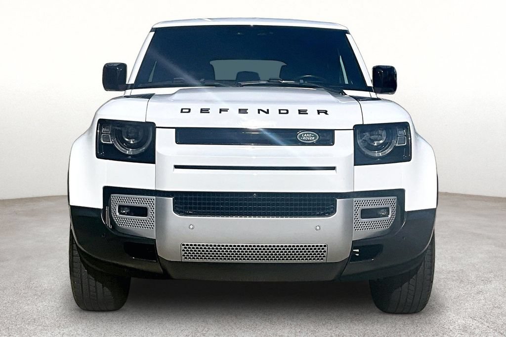 Used 2025 Land Rover Defender 110 S AWD/4WD image 4