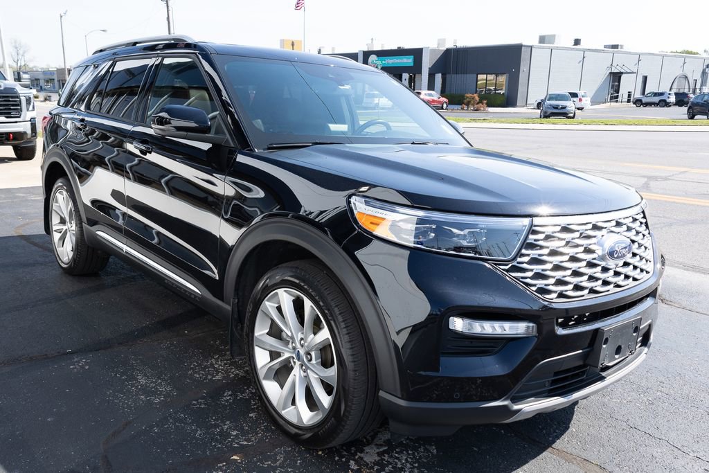 Used 2023 Ford Explorer Platinum w/ Technology Package AWD/4WD image 8