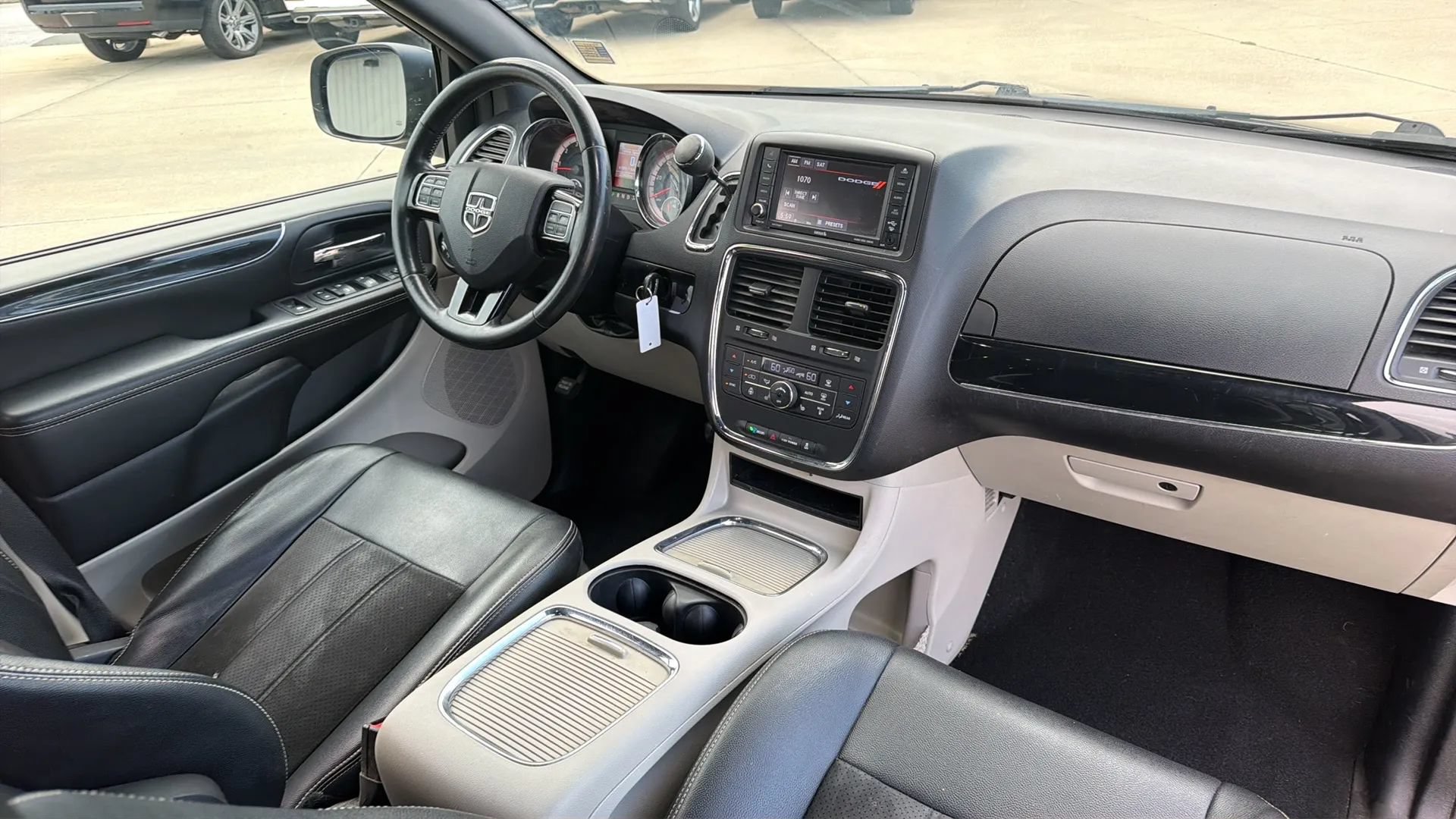 Used 2019 Dodge Grand Caravan SXT w/ Driver Convenience Group FWD image 81