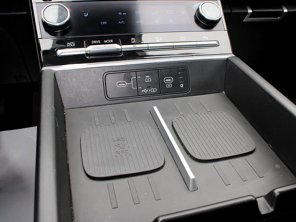 Used 2025 Hyundai Santa Fe SEL FWD image 18