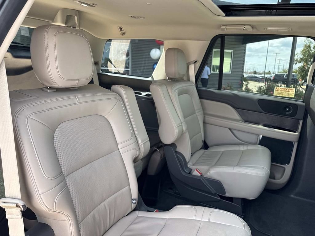 Certified 2024 Lincoln Navigator Premiere image 10