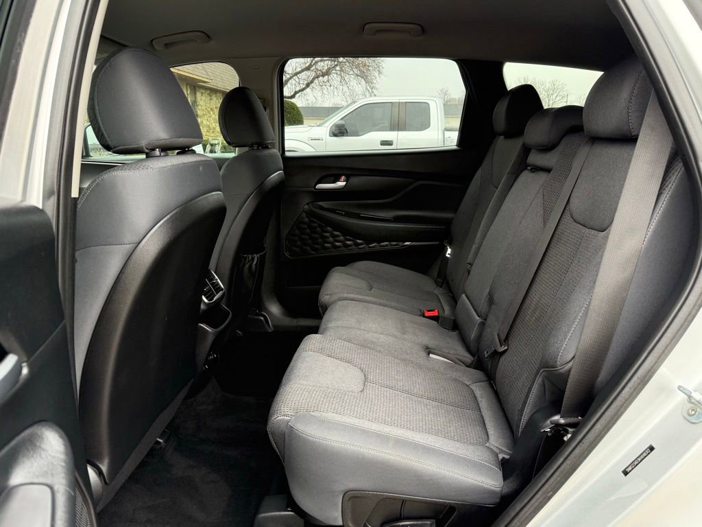 Used 2019 Hyundai Santa Fe SE image 14