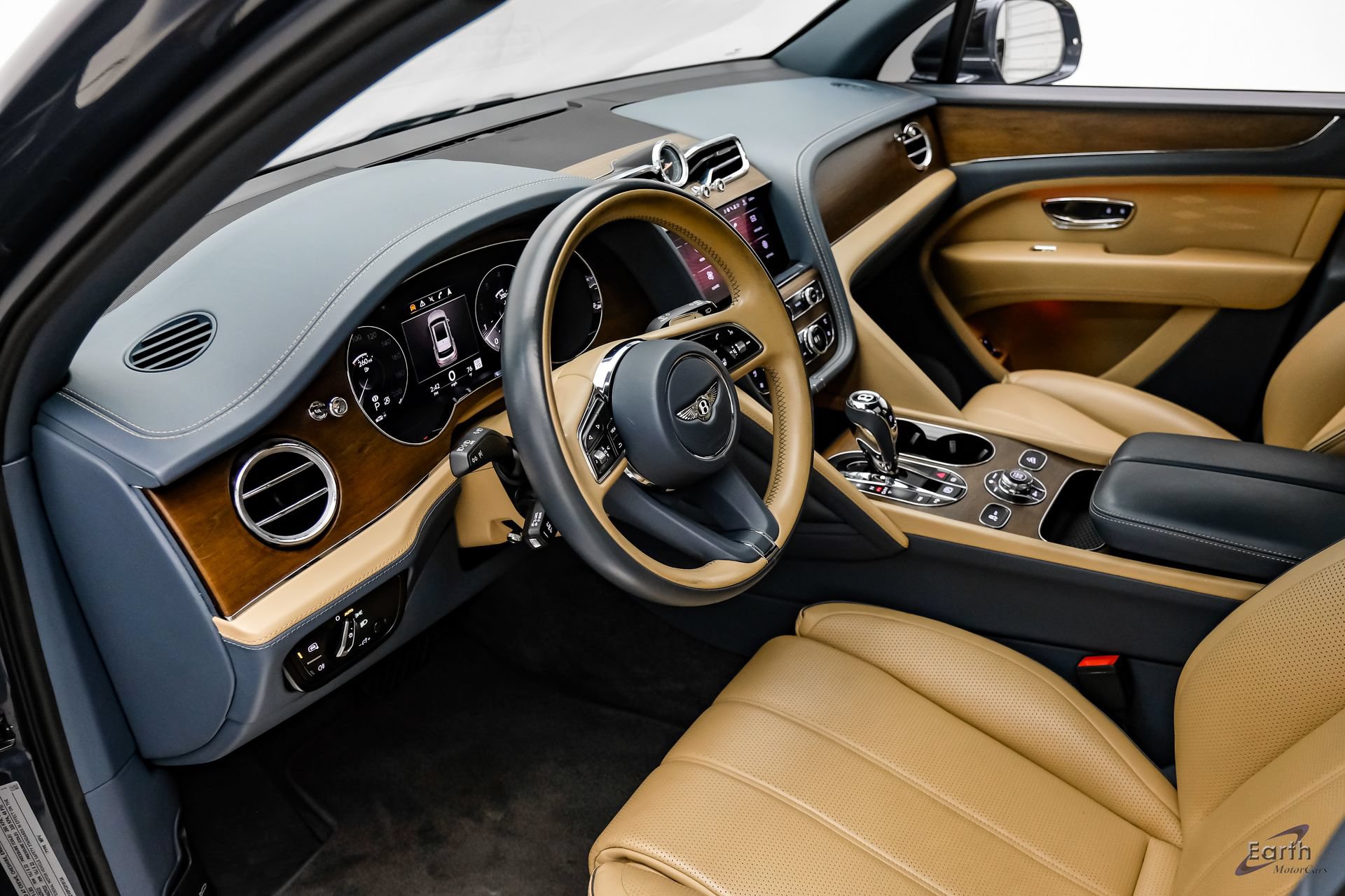 Used 2023 Bentley Bentayga Extended Wheelbase AWD/4WD image 3