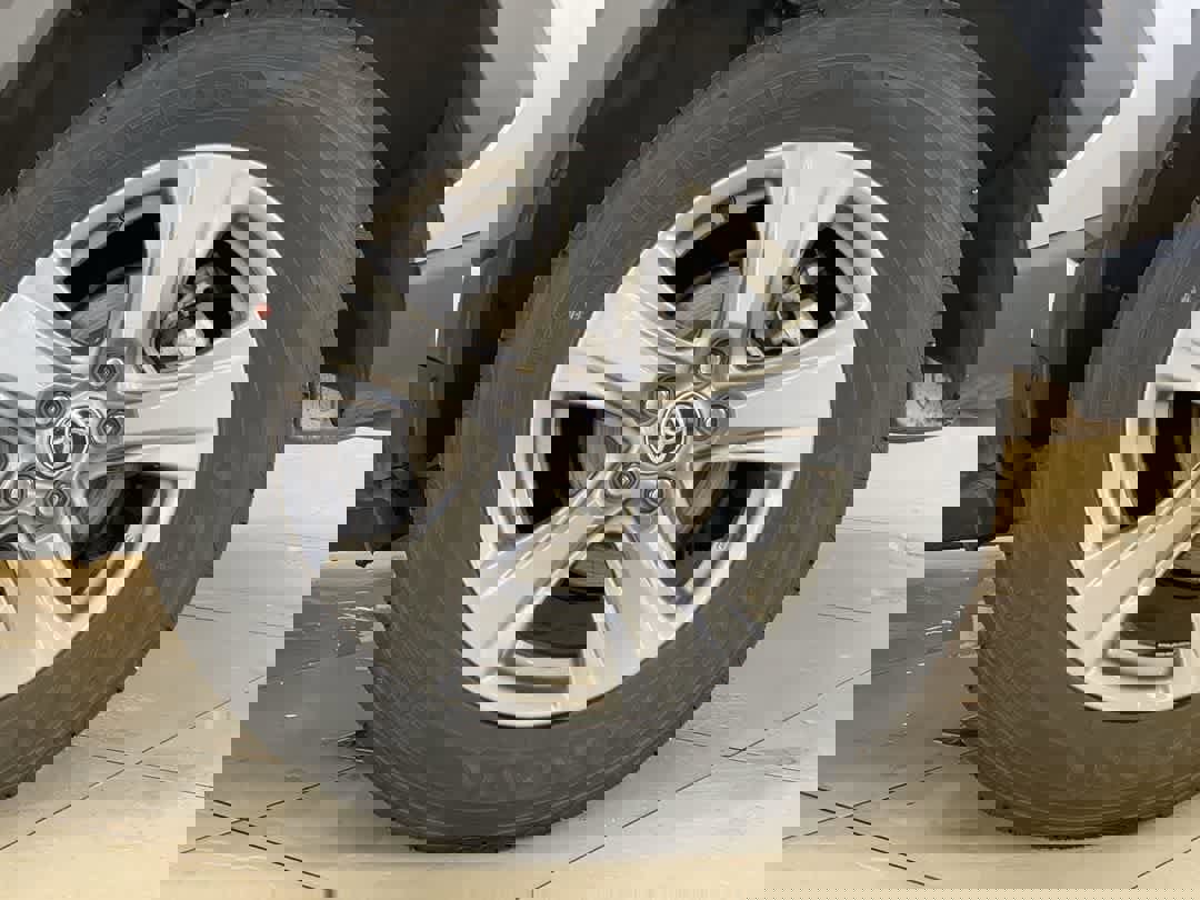 Used 2024 Toyota RAV4 XLE image 12