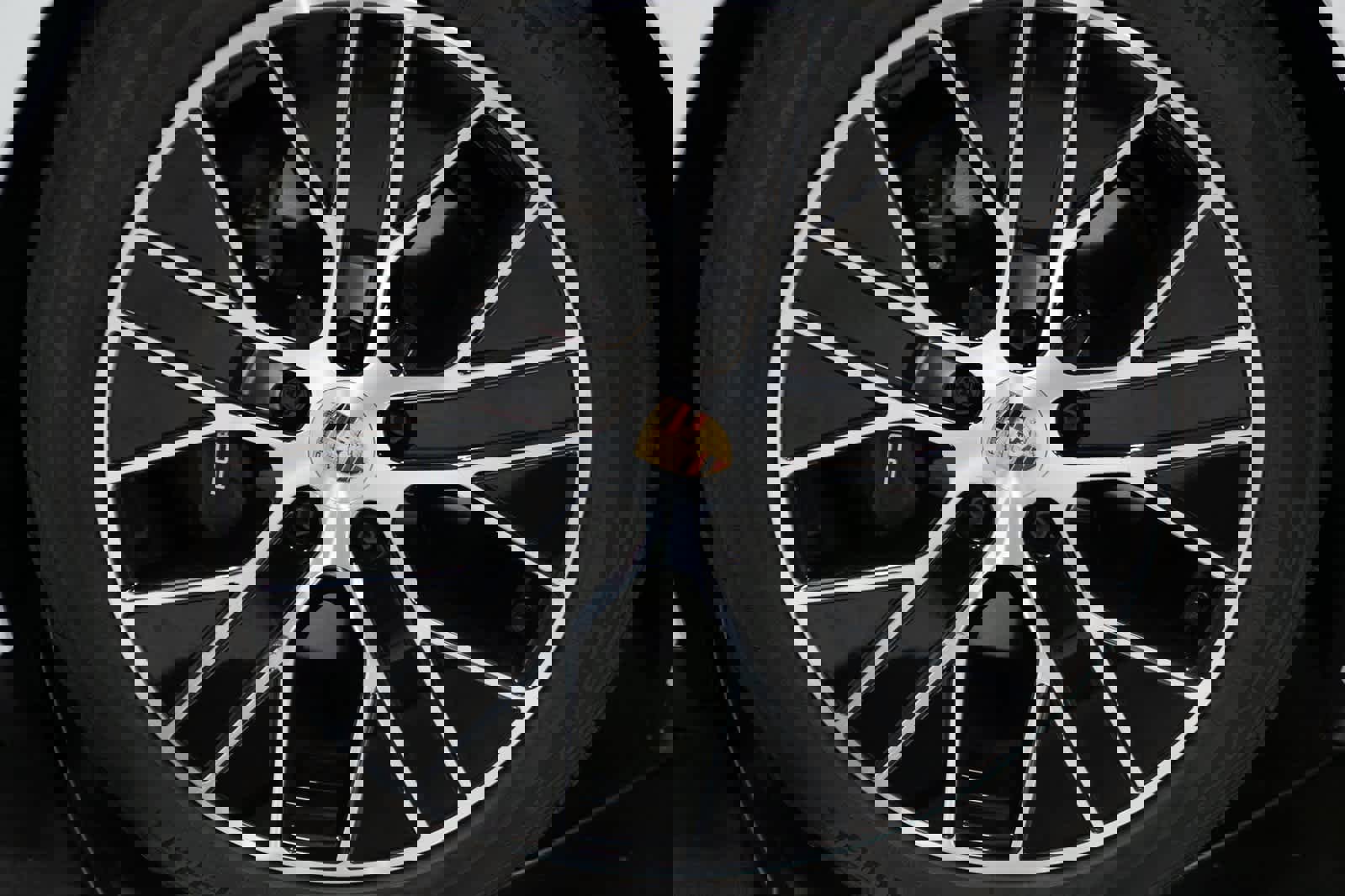 Certified 2025 Porsche Taycan image 11