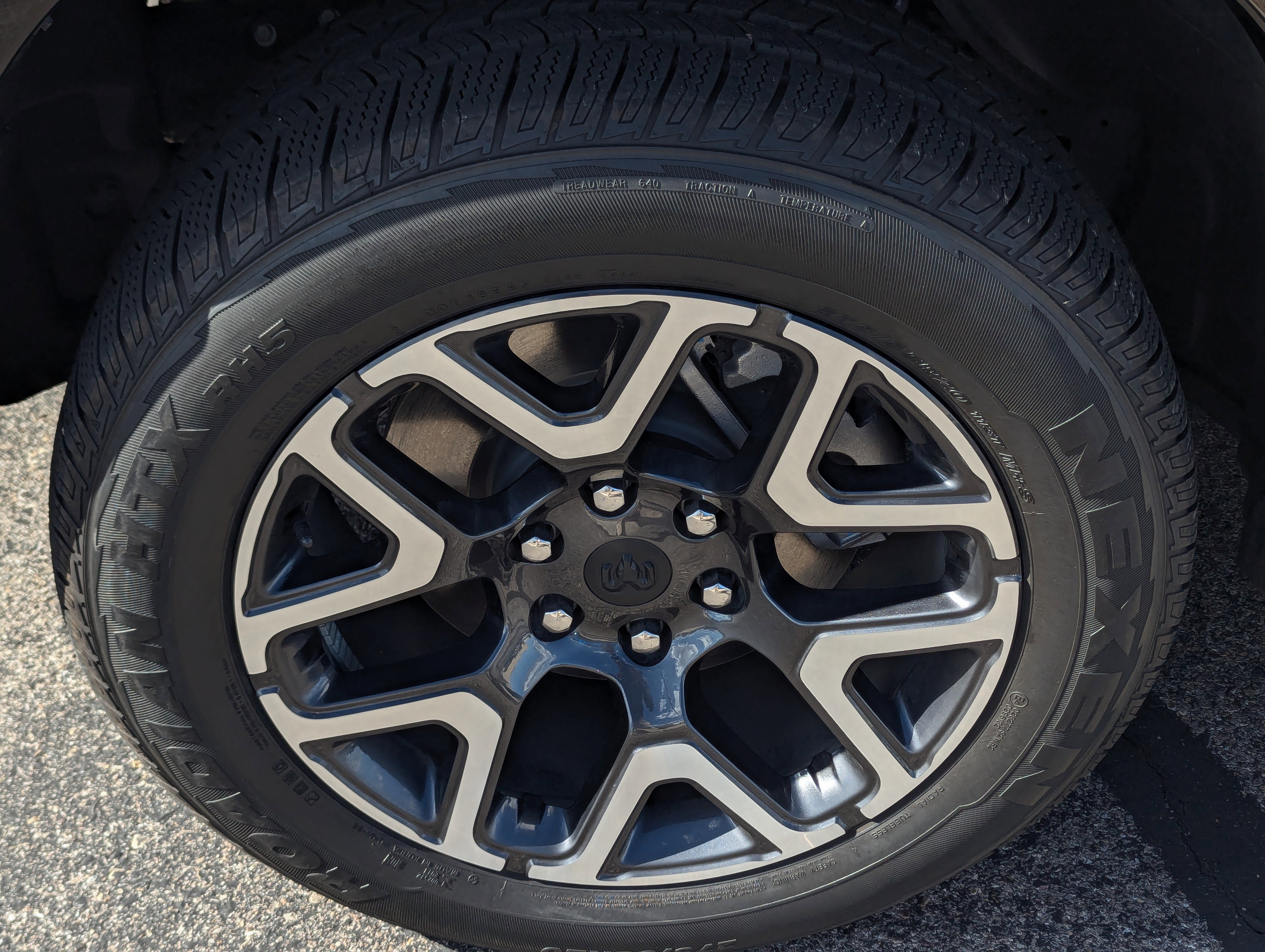 Used 2025 RAM 1500 Laramie image 7