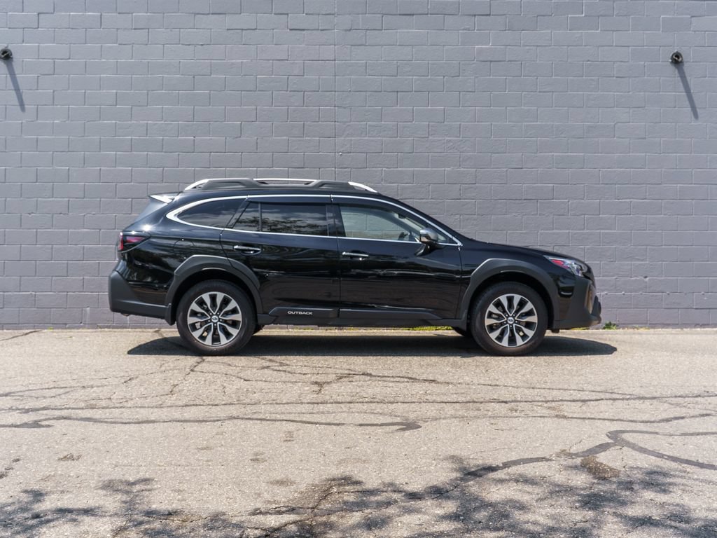 Used 2025 Subaru Outback Touring XT AWD/4WD image 8