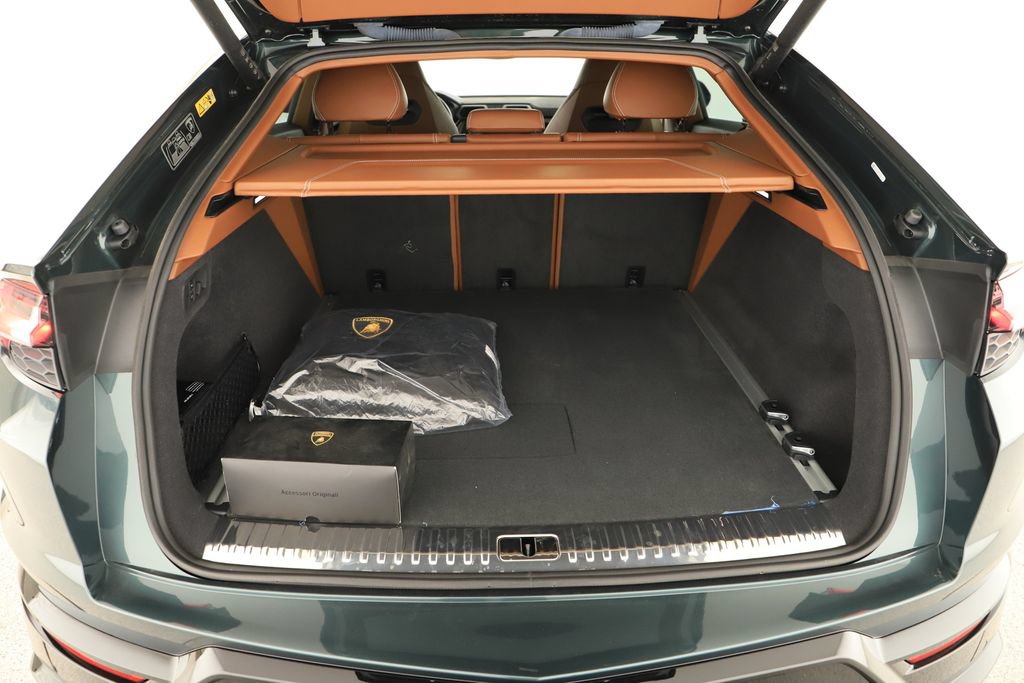 Used 2025 Lamborghini Urus SE AWD/4WD image 37