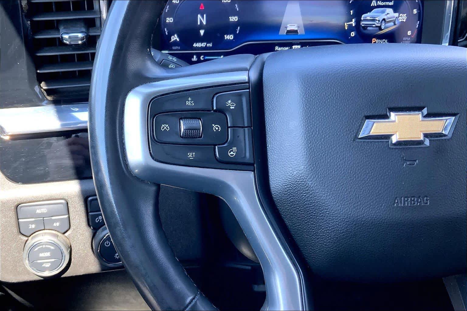 Used 2025 Chevrolet Silverado 1500 LT AWD/4WD image 40