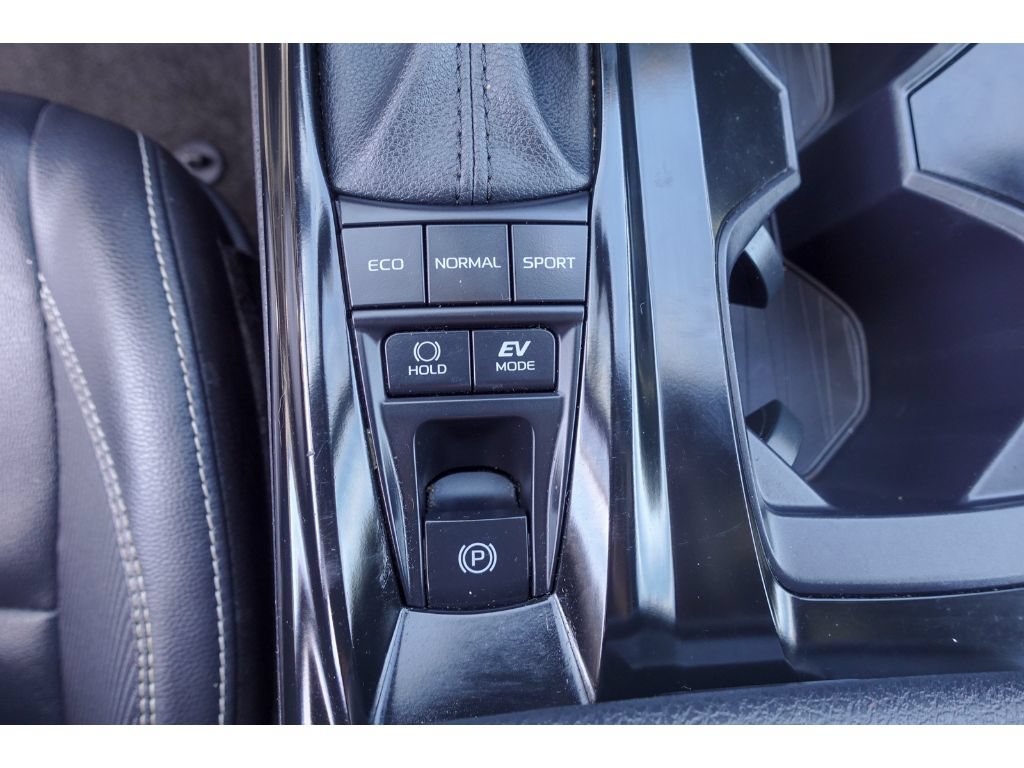 Used 2025 Toyota Camry SE FWD image 18