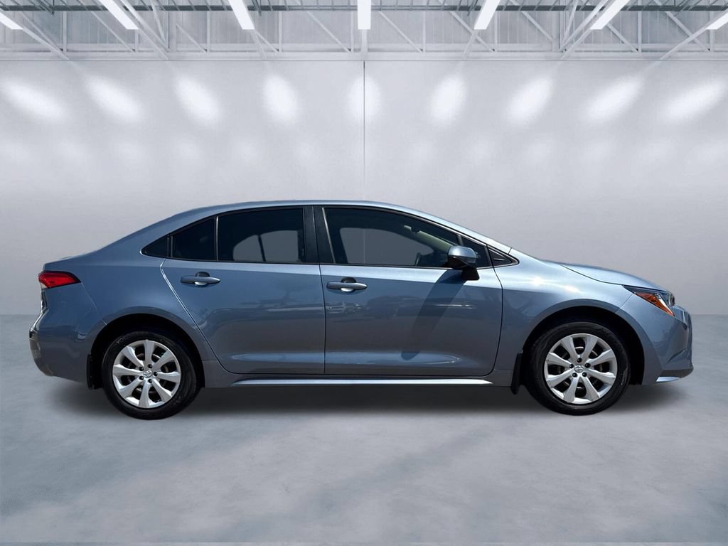 Used 2023 Toyota Corolla LE w/ Carpet Mat Package (TMS) FWD image 3