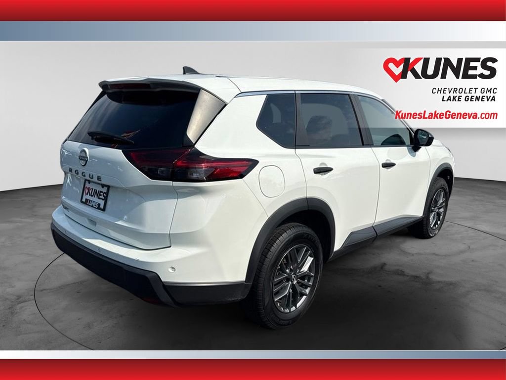 Used 2024 Nissan Rogue S FWD image 5