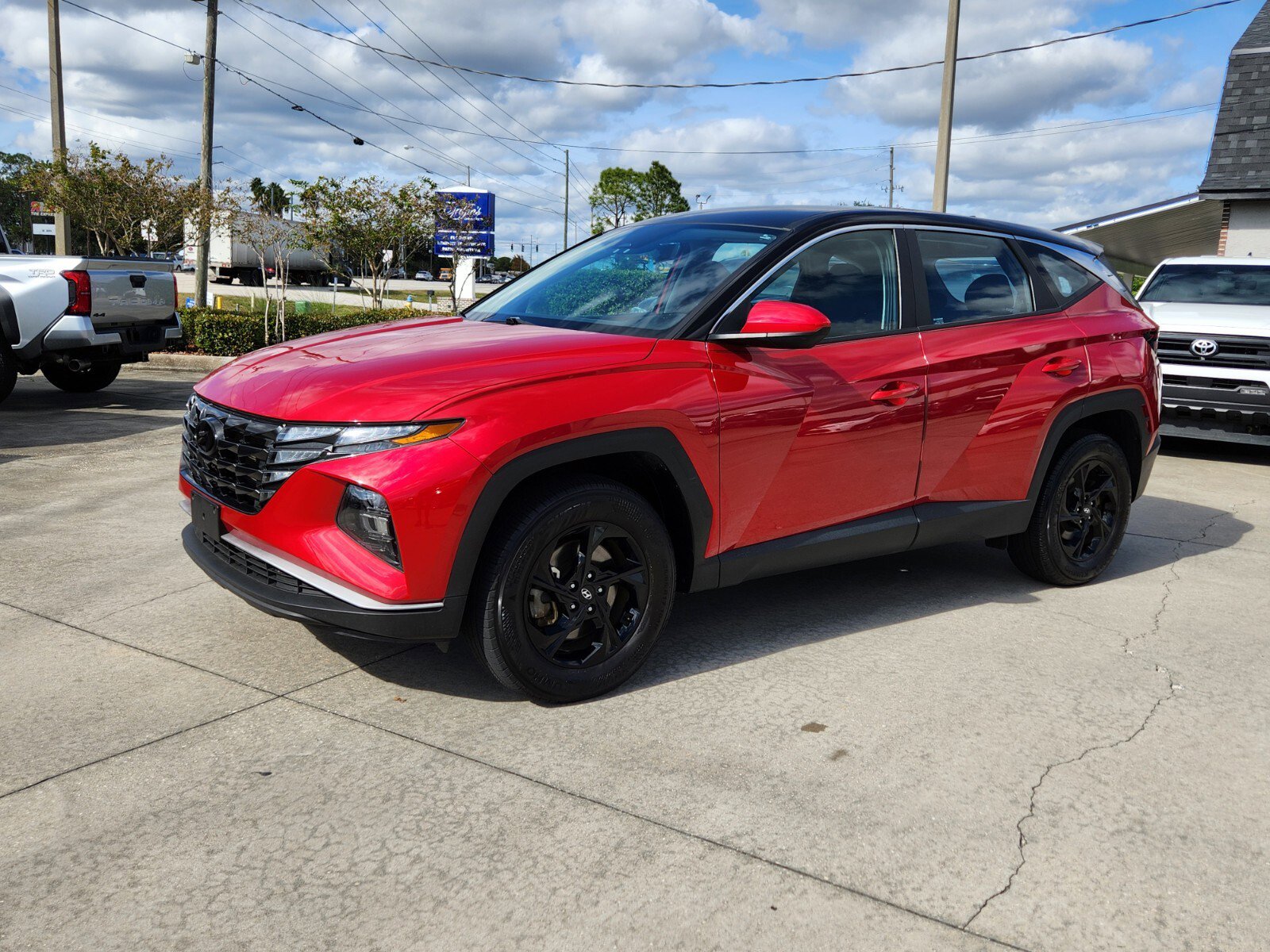 Used 2023 Hyundai Tucson SE image 3