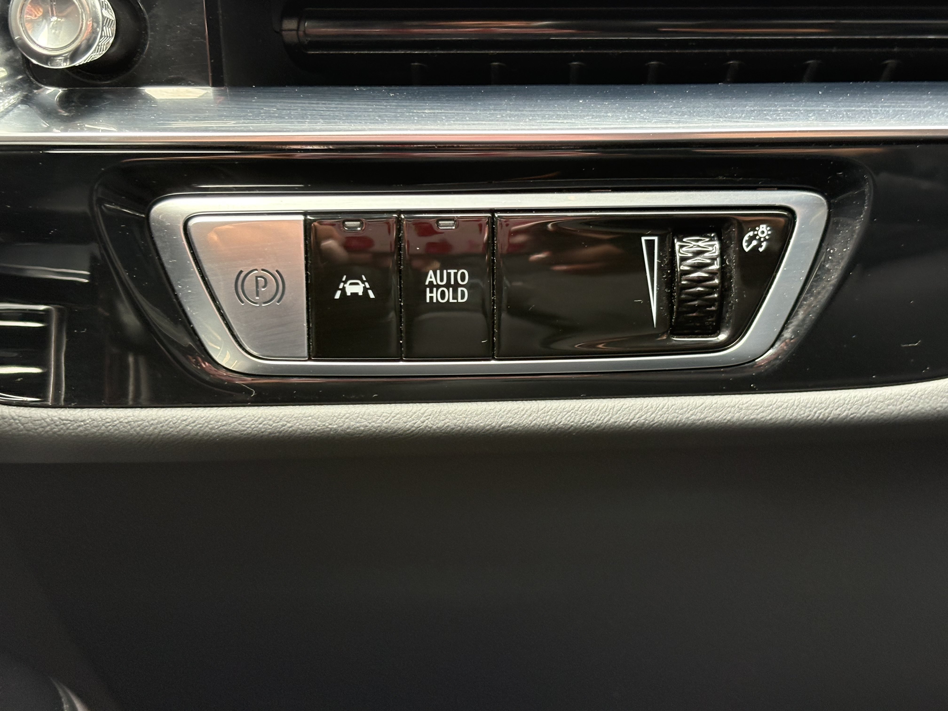 Certified 2024 Cadillac Lyriq Tech AWD/4WD image 31